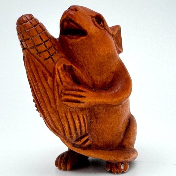Ojime Bead Netsuke Mouse with Corn Cob Hand-Carved Boxwood Signed Figurine - Picture 8 of 8